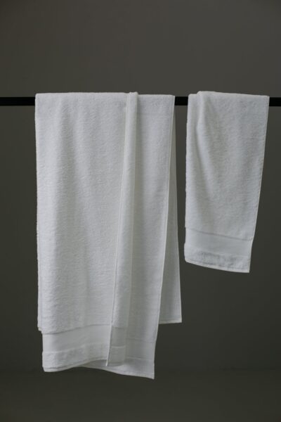 Eureka bath and hand towel - white