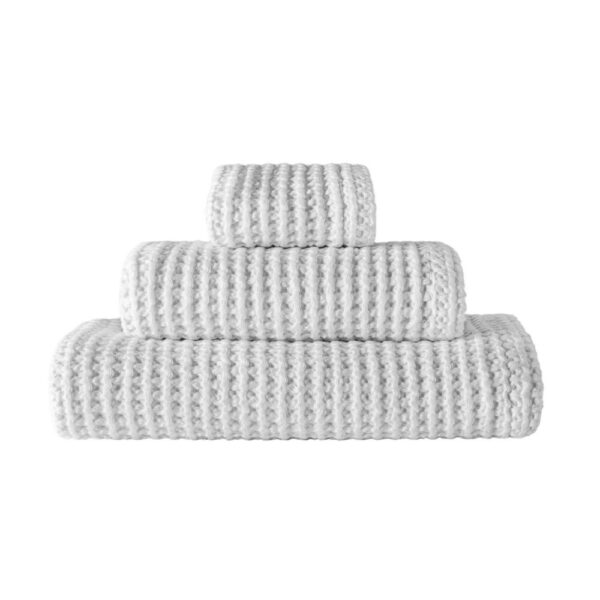 Neo Towel, soft and lightweight, pre-washed and pre-shrunk for greater absorbency and softness, crafted in Portugal.
