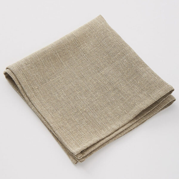 Pepite Placemat, made in France of 80% linen, 12% cotton, 8% polyester, available in a range of colours. Part of our luxury linens collection.