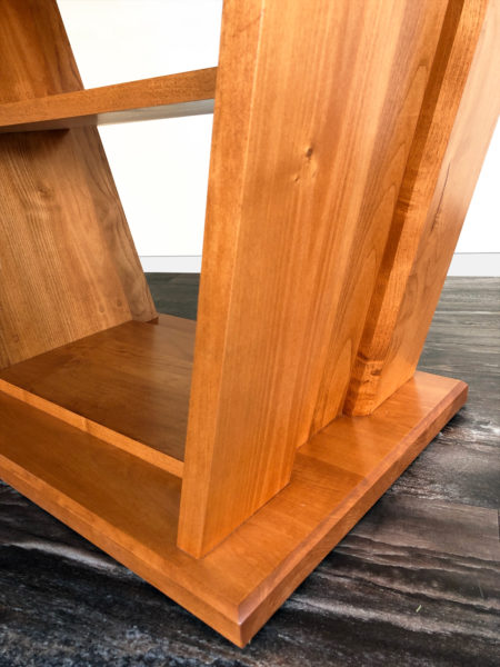 Vancouver Pedestal table - Base detail